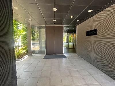 エントランス　建物の内部です