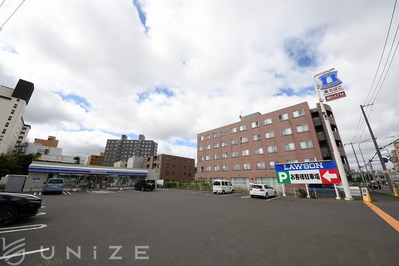 コンビニ　ローソン札幌豊平1条店（コンビニ）まで361m