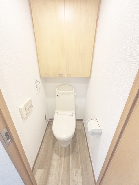トイレ　嬉しい温水洗浄便座♪