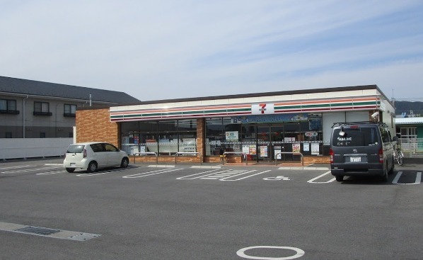 コンビニ　セブンイレブン彦根南川瀬町店（コンビニ）まで373m