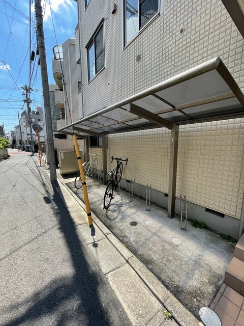 その他共有部分　屋根付き駐輪場