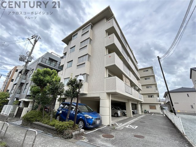 建物外観　敷地内駐車場あり！