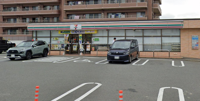 コンビニ　セブンイレブン 博多井相田2丁目店（コンビニ）まで383m