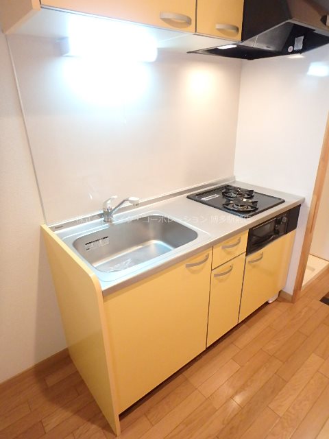 キッチン　※入居中の為別部屋写真使用現状優先