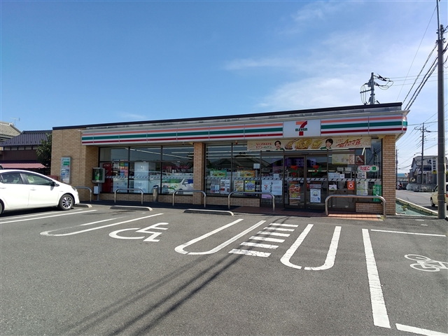 コンビニ　セブンイレブン加須久下南店（コンビニ）まで550m