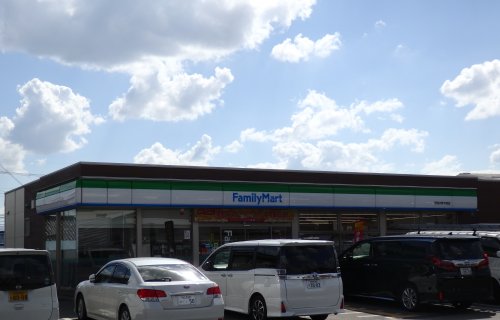 コンビニ　ファミリーマート 斑鳩法隆寺南店（コンビニ）まで893m