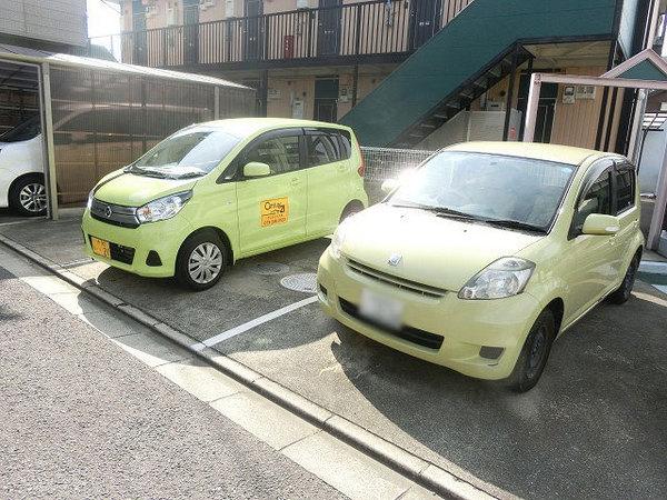 駐車場　敷地内駐車場！