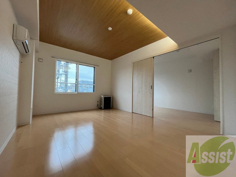 居室・リビング　広くてキレイなお部屋が広がっていて、充実した生活が送れそう。
