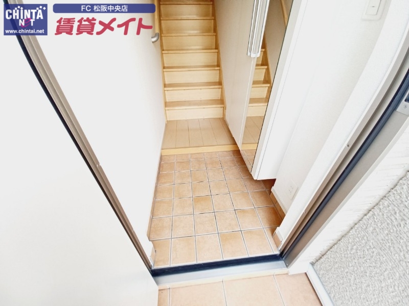玄関　反転タイプ参考写真