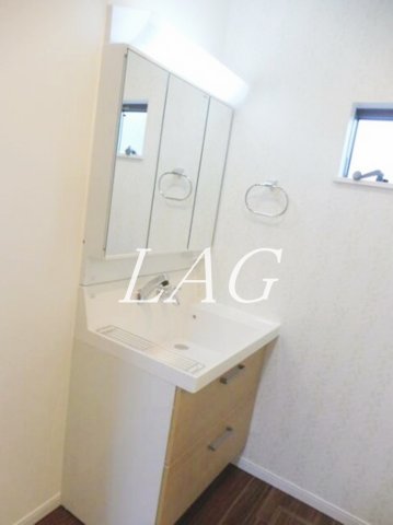 洗面設備　独立洗面台です。