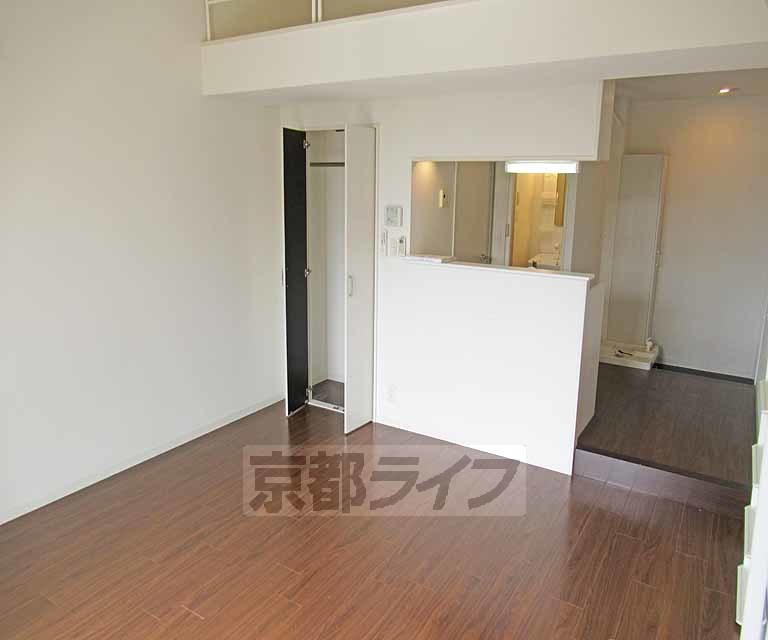 居室・リビング　広めのお部屋にロフト付き
