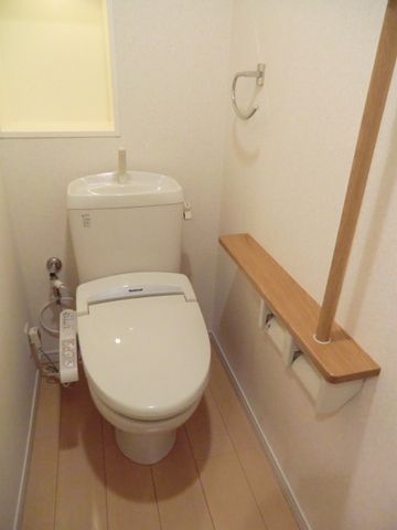 トイレ　ウォシュレット完備