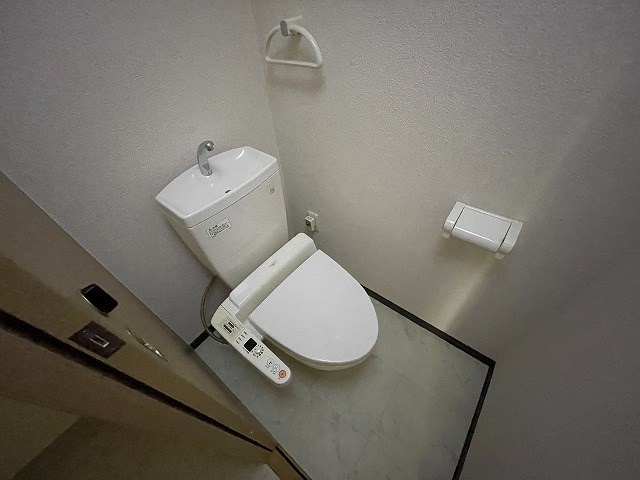 トイレ　※204号室の写真です。