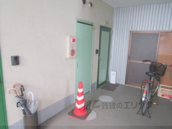エントランス　通路