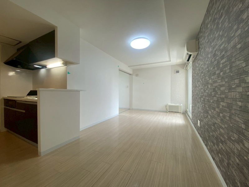 居室・リビング　広くてキレイなお部屋が広がっていて、充実した生活が送れそう。