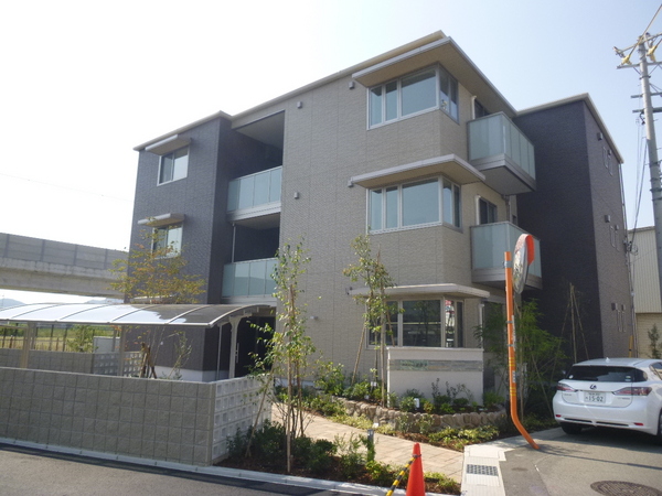 建物外観　オートロックのマンションタイプ
