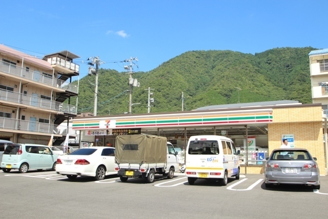 コンビニ　セブンイレブン広島八木４丁目店（コンビニ）まで175m
