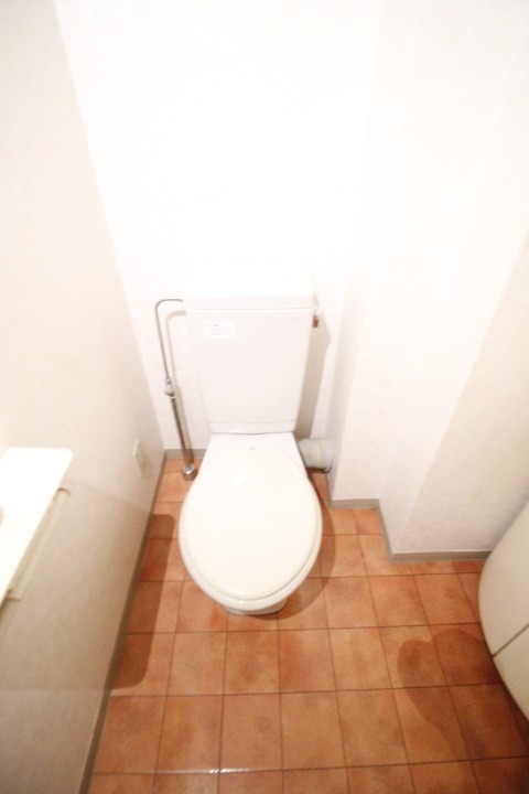 トイレ　※他部屋写真使用