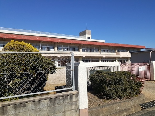 幼稚園・保育園　芳泉幼稚園（幼稚園・保育園）まで650m