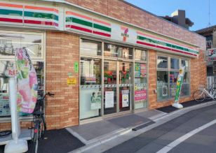 コンビニ　セブンイレブン千住宮元町店（コンビニ）まで169m