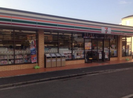 コンビニ　セブンイレブン 横浜新吉田東3丁目店（コンビニ）まで410m