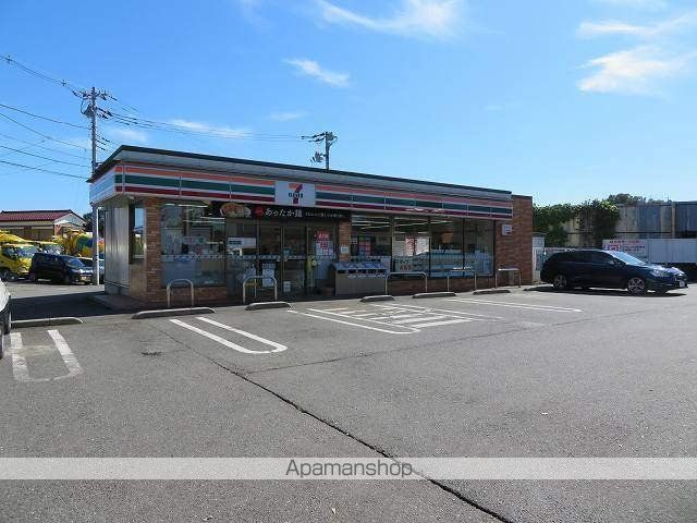 コンビニ　セブンイレブン（コンビニ）まで878m