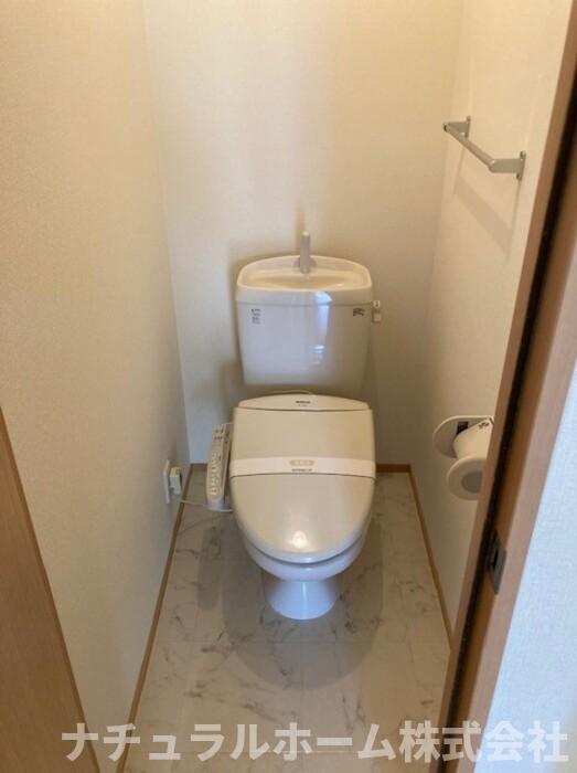 トイレ　トイレ 温水洗浄暖房便座付き