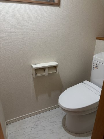 藤沢市城南2丁目戸建のトイレ写真