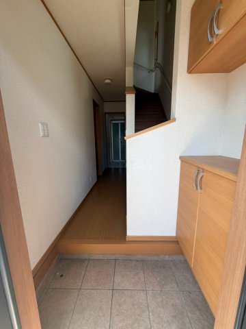 藤沢市城南2丁目戸建の玄関写真