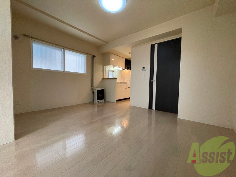 居室・リビング　広くてキレイなお部屋が広がっていて、充実した生活が送れそう。