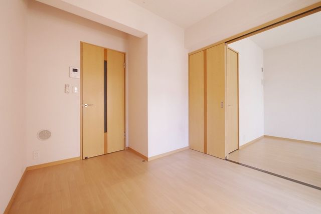 コンフォール日吉の居間写真
