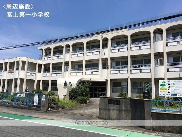 小学校　第一小学校（小学校）まで627m
