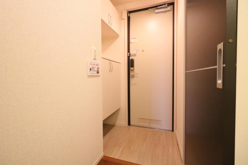 ＪＲ京浜東北線 蕨駅 徒歩15分 3階建 築14年の玄関写真