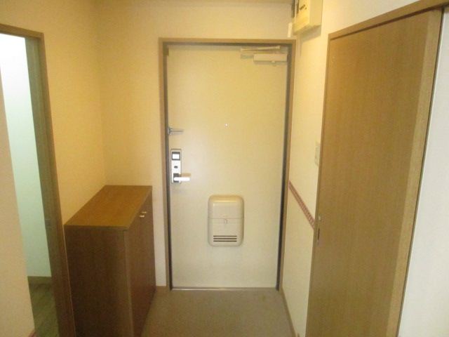 50PLUS日永の玄関写真