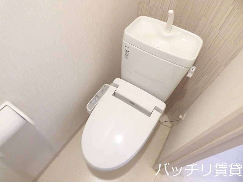 トイレ　画像は同型イメージの為、現況を優先いたします。