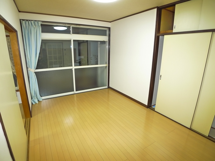 サンパレスの居間写真