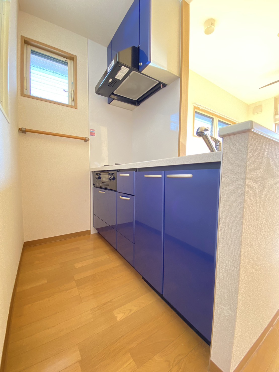 キッチン　おしゃれな３口コンロシステムキッチン