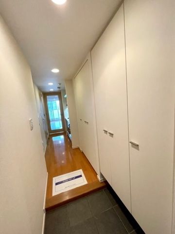 ＪＲ中央線 水道橋駅 徒歩5分 14階建 築22年の玄関写真
