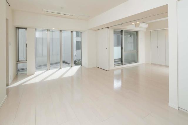 居室・リビング　こちらのリビングで趣味の時間をお楽しみください
