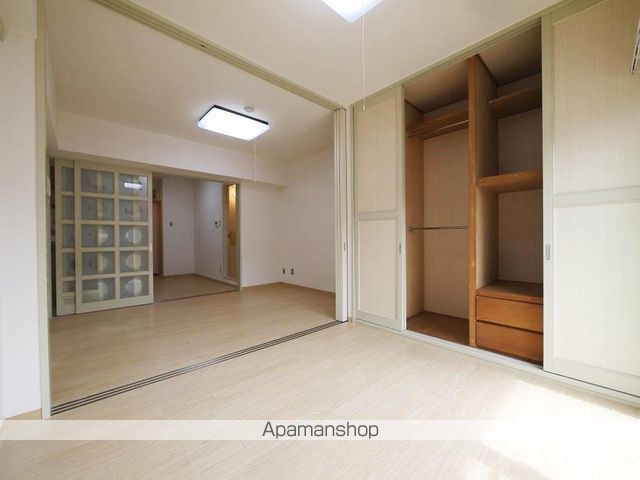 シャングリラ大和町の居間写真