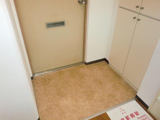ＪＲ京浜東北線 横浜駅 徒歩6分 8階建 築46年の玄関写真