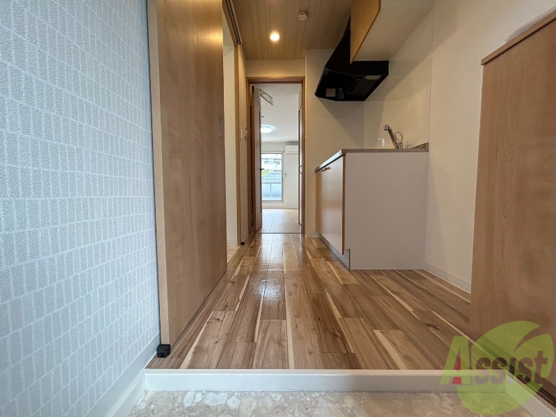 玄関　玄関からお部屋まで一直線なのは嬉しいですね。