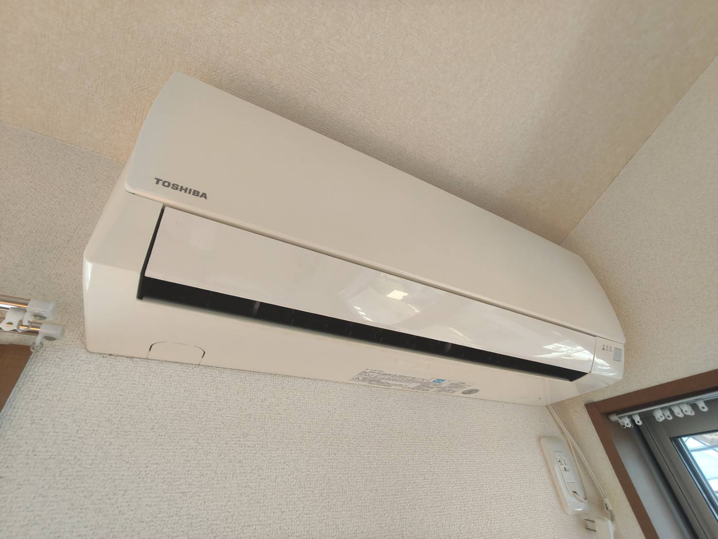 その他　エアコン付き