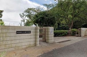 中学校　大楠中学校（中学校）まで849m