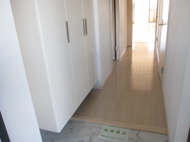 浜松市中央区 4階建 築18年の玄関写真