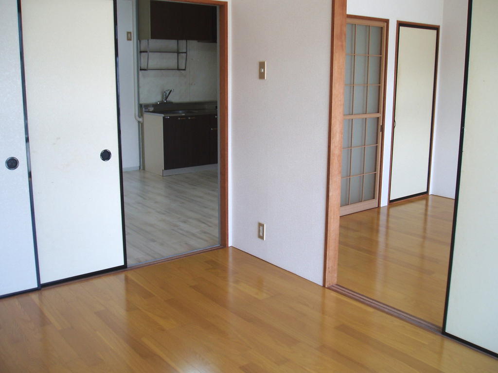 その他部屋・スペース　南側洋室