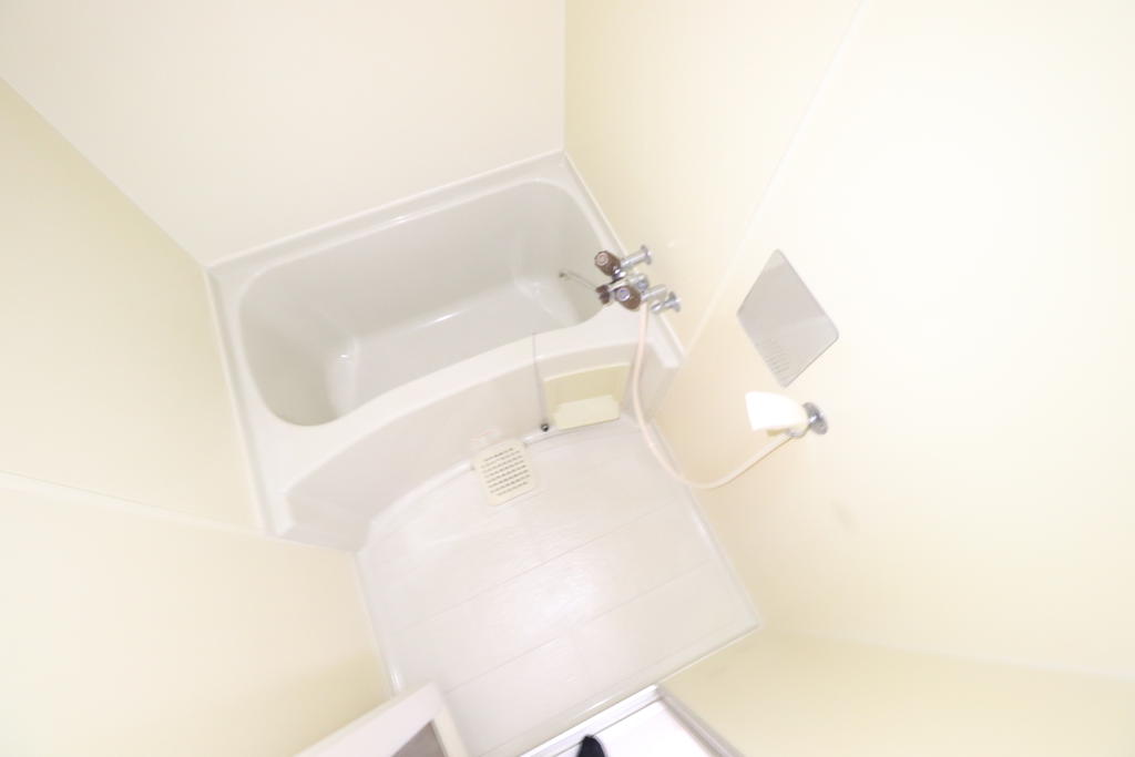 バス・シャワールーム　鏡付きのお風呂です♪