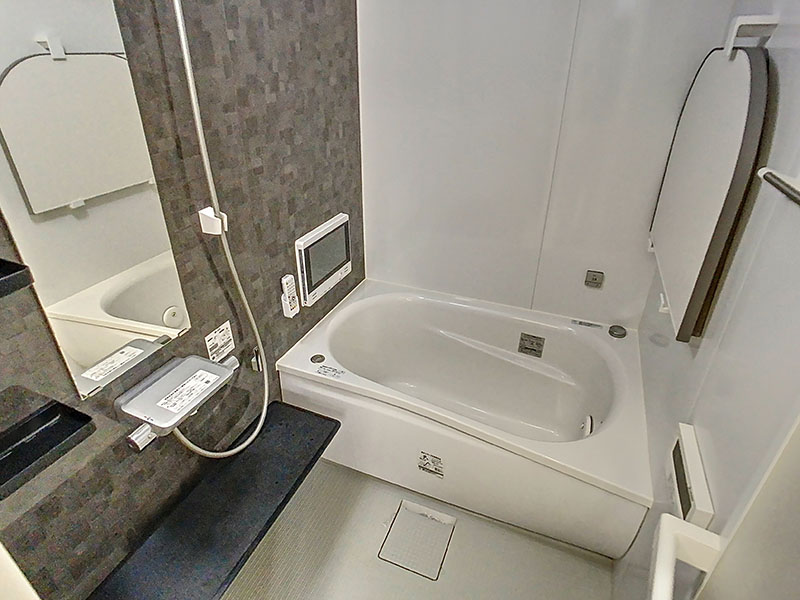 バス・シャワールーム　※別のお部屋の写真です(反転タイプ)