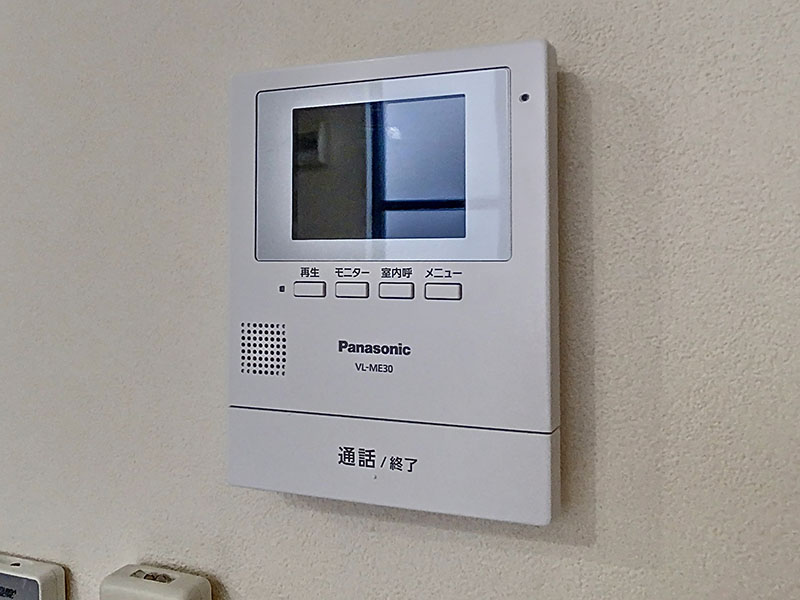 玄関　※別のお部屋の写真です(反転タイプ)