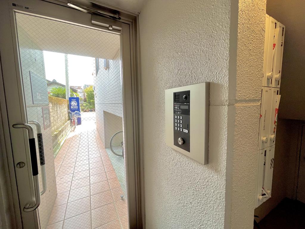 セキュリティ　オートックに防犯カメラ完備で安心です！